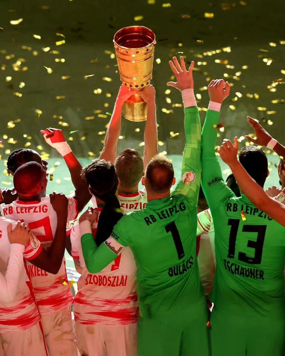 南宫ng-法国杯加时末段走向成谜,广州队再遭质疑,压力陡增,训练强度明显提升